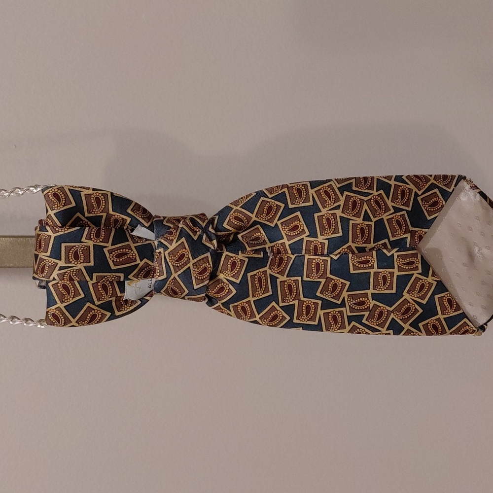 Handcrafted Upscaled Necktie Necklace W/Silver Hat Pin And Silver Brooch - Picture 5 of 6